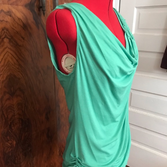 Green Tank - Picture 4 of 8